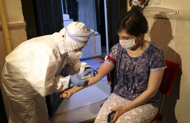 Antikor testi pozitif çıkanların da tedbiri elden bırakmaması gerekiyor